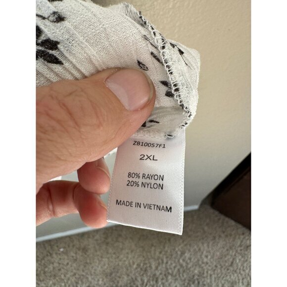 Zenobia Women's White‎ Floral Blouse size 2XL short sleeve button tie rayon - Picture 4 of 7